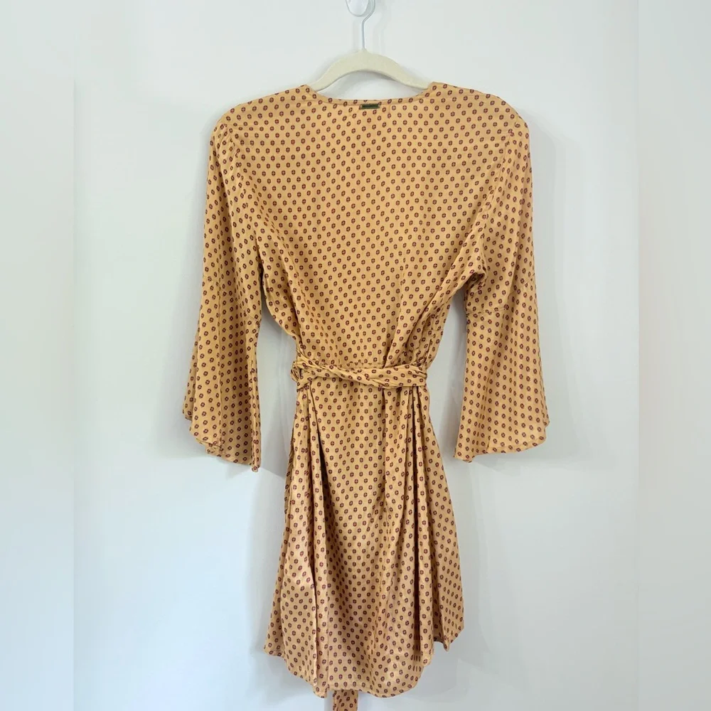 Billabong Divine Day Golden 70's Vibe Wrap Mini Dress Bell Sleeve Womens sz M - Picture 8 of 8